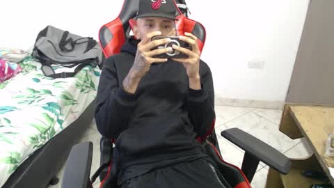 Snapshot of brayan_chevignon chatting on November 28, 11:02 am brayan_chevignon online show from November 28, 11:02 am