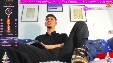 Snapshot of brayhambrown chatting on December 15, 2:41 am brayhambrown online show from December 15, 2:41 am