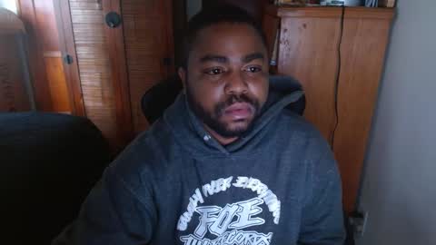 Snapshot of breadw1nnah chatting on December 16, 4:05 pm Breadw1nnah online show from December 16, 4:05 pm