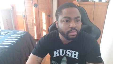 Snapshot of breadw1nnah chatting on January 1, 6:49 pm Breadw1nnah online show from January 1, 6:49 pm