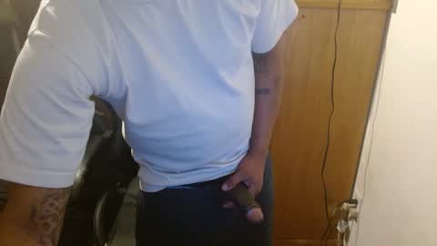 Snapshot of breadw1nnah chatting on January 3, 2:43 am Breadw1nnah online show from January 3, 2:43 am