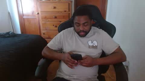 Snapshot of breadw1nnah chatting on November 1, 11:18 pm Breadw1nnah online show from November 1, 11:18 pm