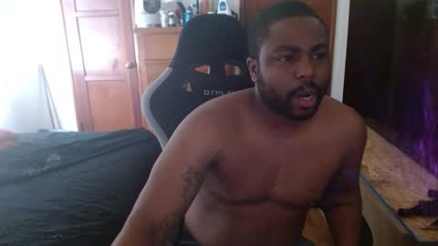 Snapshot of breadw1nnah chatting on April 5, 7:11 pm Breadw1nnah online show from April 5, 7:11 pm