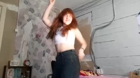 Snapshot of breannedevier chatting on February 25, 7:18 am Dina online show from February 25, 7:18 am