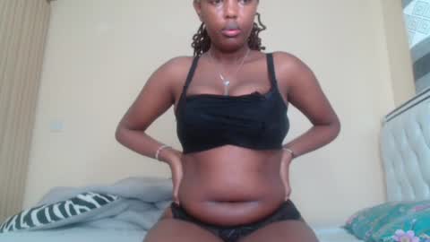 Snapshot of bree_beauty chatting on July 16, 5:46 am bree_beauty online show from July 16, 5:46 am