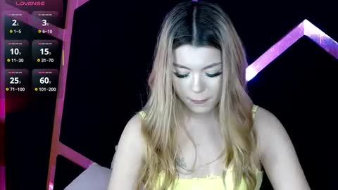 Zeline online show from December 13, 7:53 pm