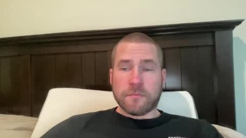 breezydoesit95 online show from February 1, 6:28 pm