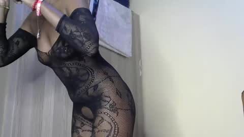 breelia online show from December 13, 1:59 am