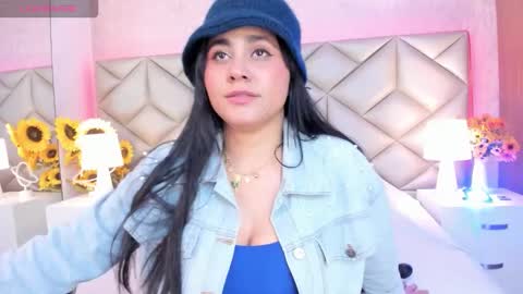 Snapshot of brenda__garcia chatting on January 6, 8:12 pm online show from January 6, 8:12 pm