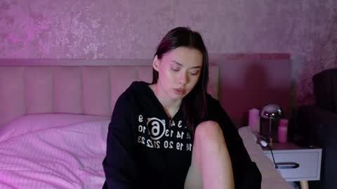Snapshot of brenda_m00n chatting on May 17, 1:18 pm Brenda online show from May 17, 1:18 pm
