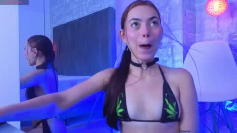 Snapshot of brenda_sky19 chatting on June 4, 1:50 pm brenda_sky19 online show from June 4, 1:50 pm