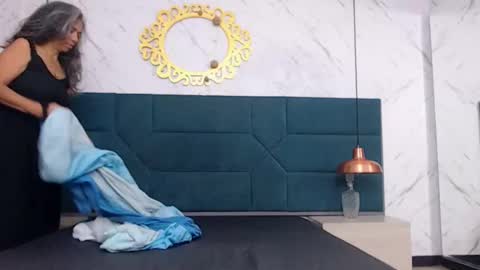 BRENDA VELASQUEZ online show from December 1, 7:41 pm