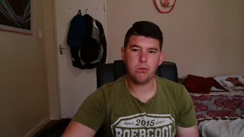 Snapshot of brendansexyboy098754 chatting on April 26, 5:49 am ask me lol online show from April 26, 5:49 am
