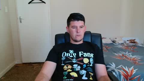 Snapshot of brendansexyboy098754 chatting on May 2, 7:57 am ask me lol online show from May 2, 7:57 am