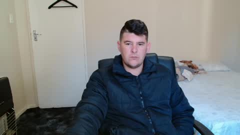 Snapshot of brendansexyboy098754 chatting on May 8, 5:24 am ask me lol online show from May 8, 5:24 am