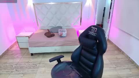 BRENDDA  online show from September 19, 3:19 am