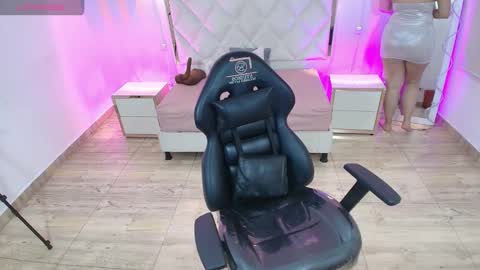 BRENDDA  online show from October 15, 3:39 am