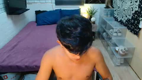 Snapshot of brentmanrock69 chatting on April 3, 3:32 pm brentmanrock69 online show from April 3, 3:32 pm