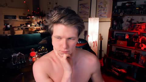 Snapshot of brestonsweet chatting on December 29, 10:25 pm brestonsweet online show from December 29, 10:25 pm