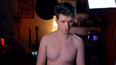 Snapshot of brestonsweet chatting on March 6, 5:33 pm brestonsweet online show from March 6, 5:33 pm