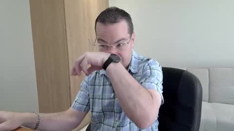 Snapshot of brettdj chatting on September 20, 10:49 am Brett online show from September 20, 10:49 am