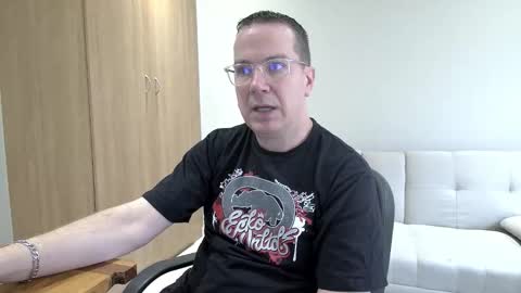 Brett online show from November 15, 9:28 am