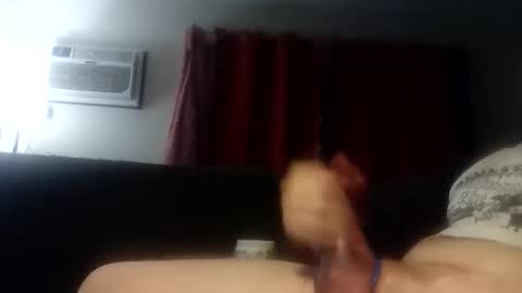 Snapshot of brettl666 chatting on April 23, 1:07 am brettl666 online show from April 23, 1:07 am