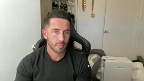Brett Mycles online show from June 26, 3:16 pm