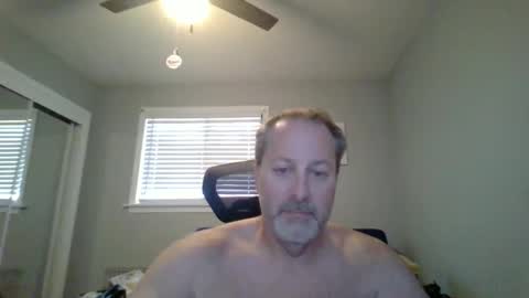 hey online show from April 16, 9:04 pm