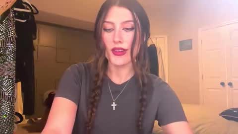 Brianna3 online show from December 17, 7:25 am