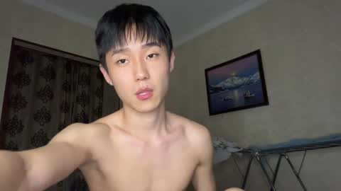 Snapshot of brian_stars chatting on May 30, 11:24 pm Brian boy online show from May 30, 11:24 pm