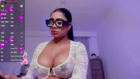 Snapshot of briana_walker chatting on October 27, 11:03 am briana online show from October 27, 11:03 am