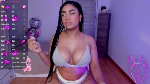 Snapshot of briana_walker chatting on November 13, 11:20 am briana online show from November 13, 11:20 am