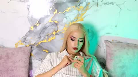 Snapshot of briana_white chatting on July 28, 8:52 pm briana_white online show from July 28, 8:52 pm