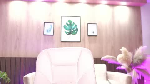 Snapshot of brianalane chatting on June 12, 11:46 pm Briana Lane online show from June 12, 11:46 pm