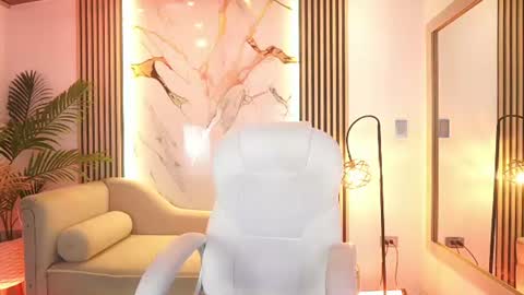 Snapshot of brianalane chatting on June 13, 7:01 pm Briana Lane online show from June 13, 7:01 pm
