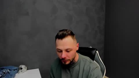 Snapshot of brianhunts chatting on February 10, 6:42 am Brian online show from February 10, 6:42 am