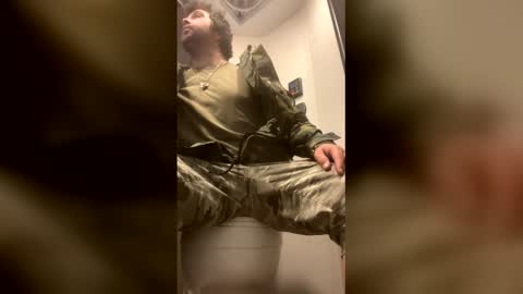 Snapshot of brianlong10 chatting on February 16, 12:51 am PineApple online show from February 16, 12:51 am