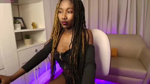 brianna_styles online show from September 10, 12:49 pm