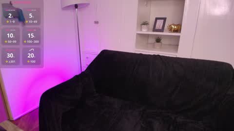 brianna_styles online show from October 31, 1:23 pm