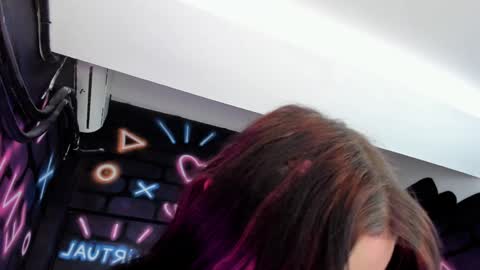 Snapshot of brianna_the_doll chatting on December 2, 5:48 am Brianna online show from December 2, 5:48 am