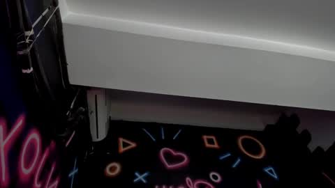 Snapshot of brianna_the_doll chatting on December 12, 12:01 pm Brianna online show from December 12, 12:01 pm