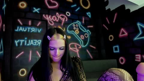 Snapshot of brianna_the_doll chatting on December 19, 11:50 am Brianna online show from December 19, 11:50 am