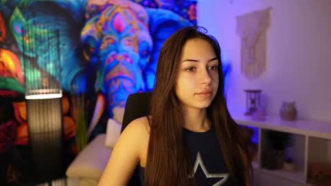 Snapshot of briar_rose18 chatting on December 7, 2:35 pm Briar Rose online show from December 7, 2:35 pm