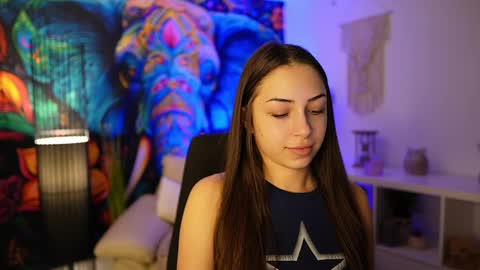 Snapshot of briar_rose18 chatting on December 7, 5:42 pm Briar Rose online show from December 7, 5:42 pm