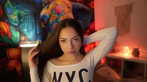 Snapshot of briar_rose18 chatting on February 22, 3:03 pm Briar Rose online show from February 22, 3:03 pm