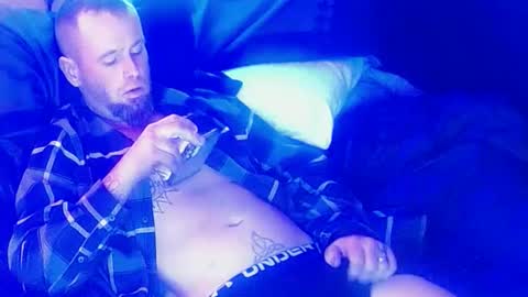 Snapshot of briggssy chatting on January 15, 9:13 am Fucking yummy online show from January 15, 9:13 am