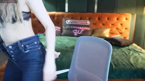 Snapshot of bright_diamonds_054 chatting on February 5, 12:21 pm Diamonds Girls online show from February 5, 12:21 pm