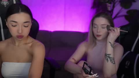 Snapshot of bright_diamonds_054 chatting on February 18, 8:43 am Diamonds Girls online show from February 18, 8:43 am