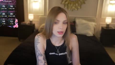 Snapshot of bright_diamonds_054 chatting on March 18, 8:06 am Diamonds Girls online show from March 18, 8:06 am